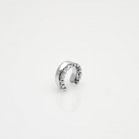Lucia ear cuff