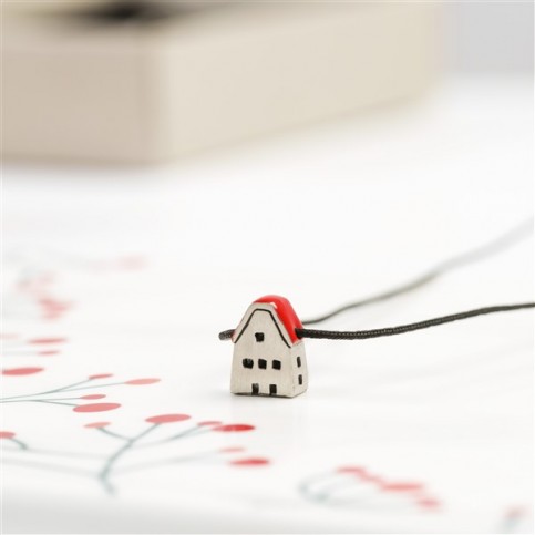  Red House Necklace