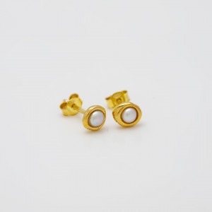 Pearly Studs