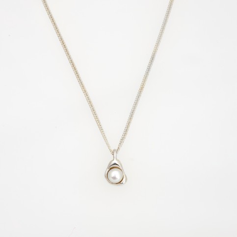Small Pearl Necklace