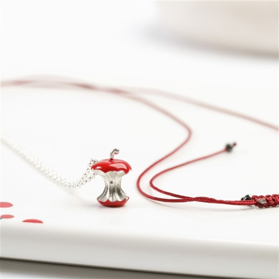 Το μήλο της Χιονάτης Κολιέ