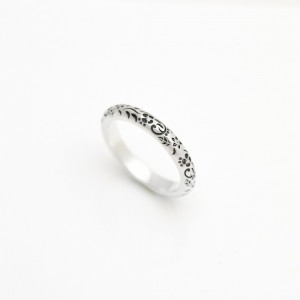 Silver flowered Ring
