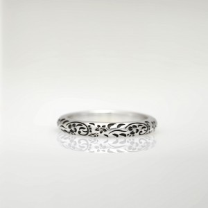 Silver flowered Ring