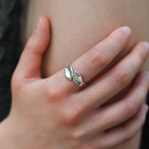 Bond Ring