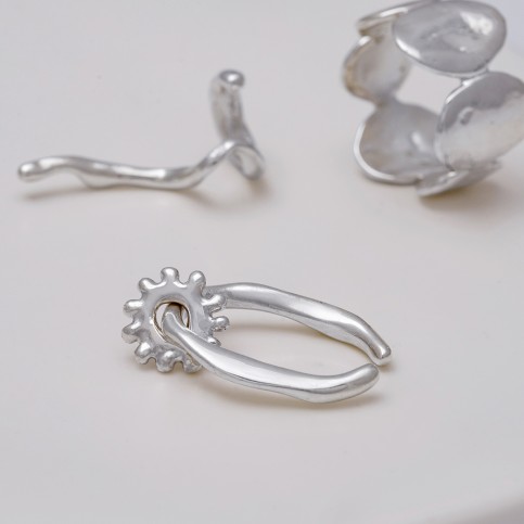 Roler Ear Cuff